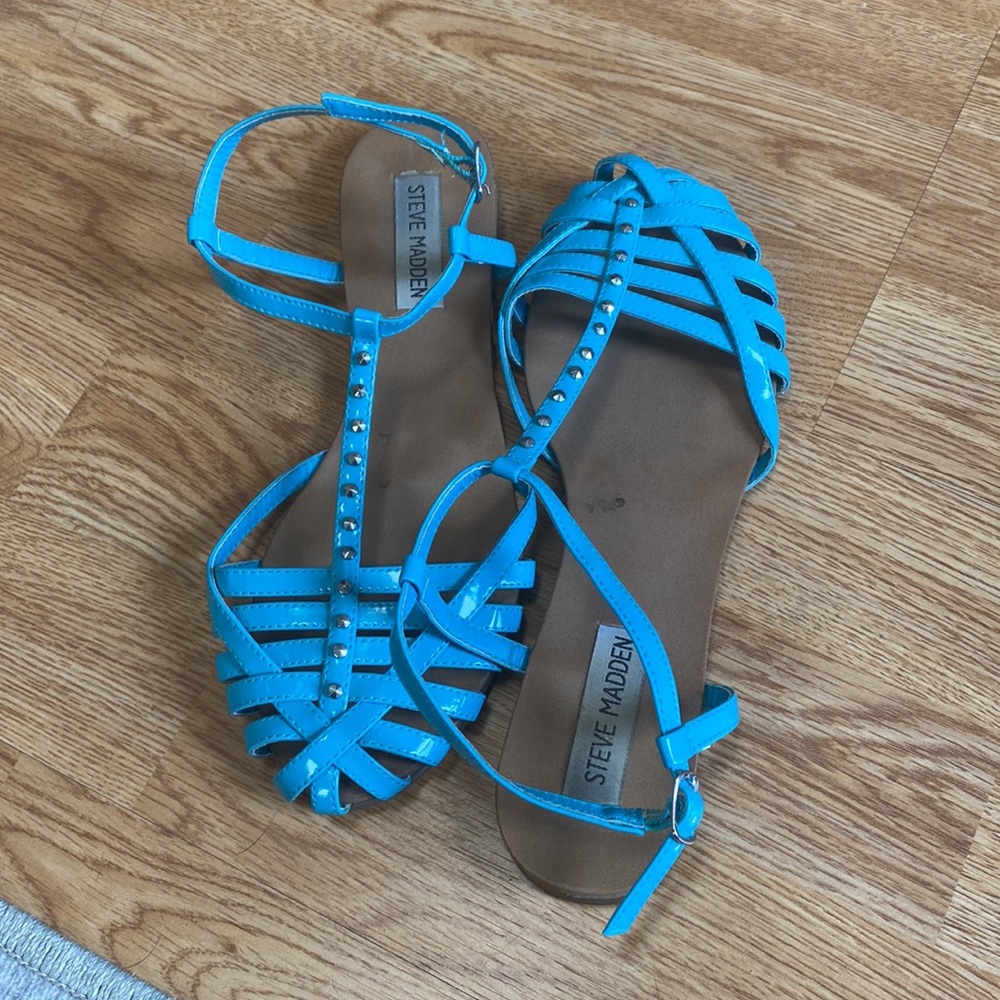 Size 7 Steve Madden Sky Blue Sandal - Picture 2 of 4